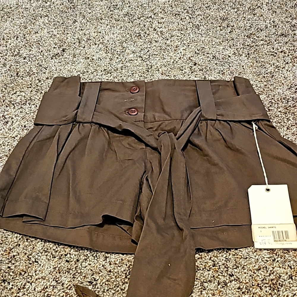 Shorts Rochel.. brown 1 nwt by matix